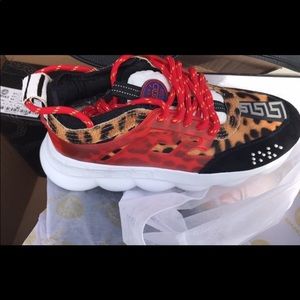 Versace chain reaction